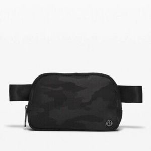 lululemon everywhere belt bag